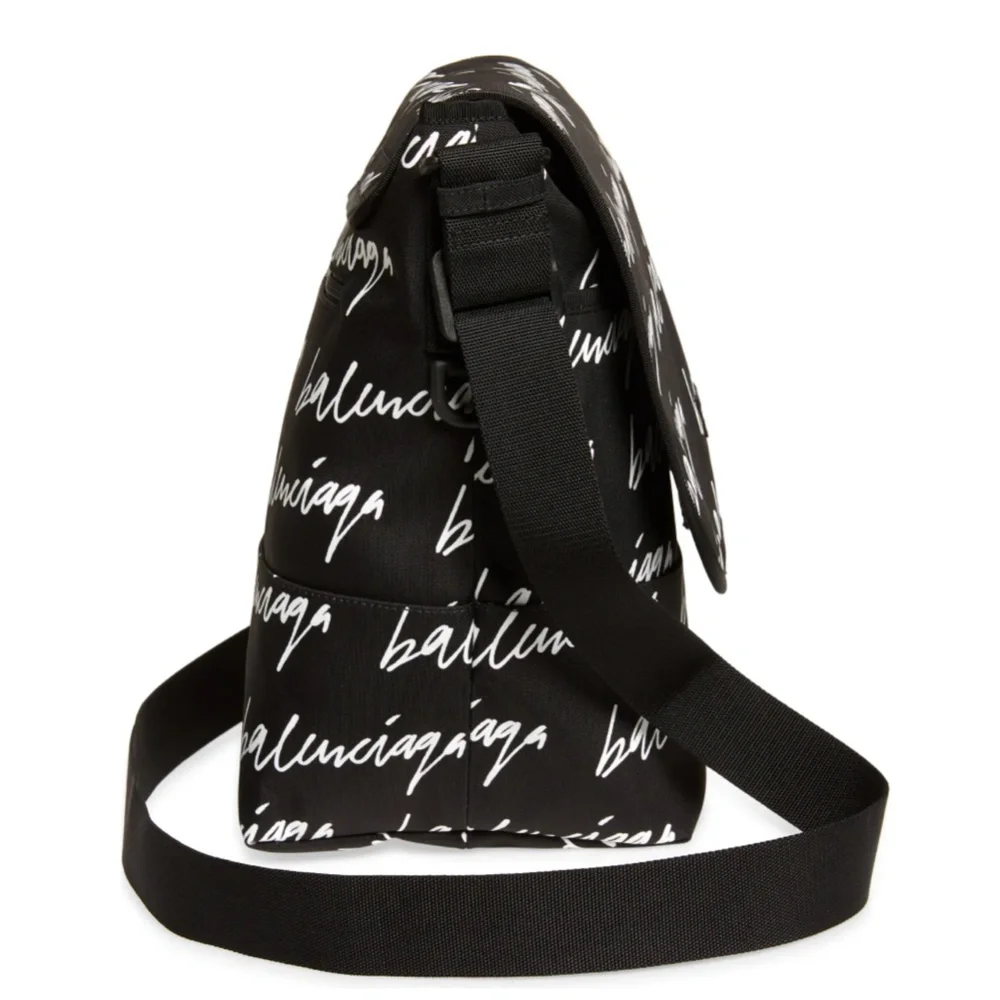 New Authentic BALENCIAGA Explorer Logo Script Messenger Bag